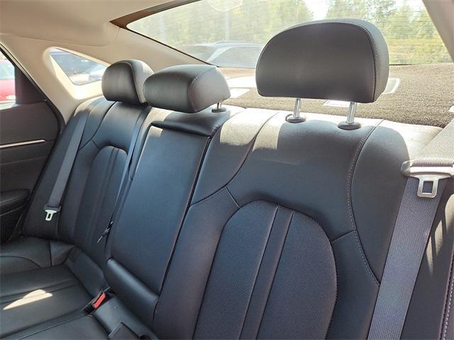Photo of 2022 Quartz White Hyundai SONATA