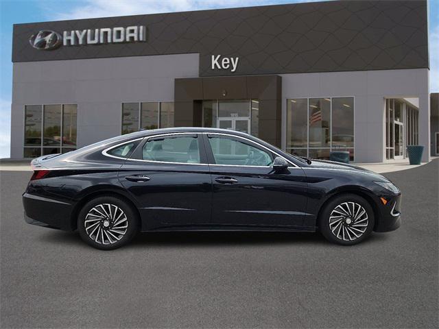 Photo of 2023 Carbon Blue Hyundai SONATA Hybrid
