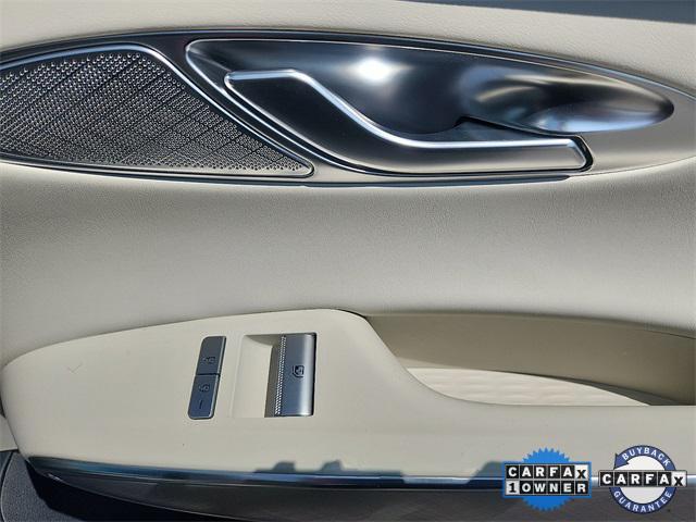 Photo of 2024 Uyuni White Genesis Electrified GV70