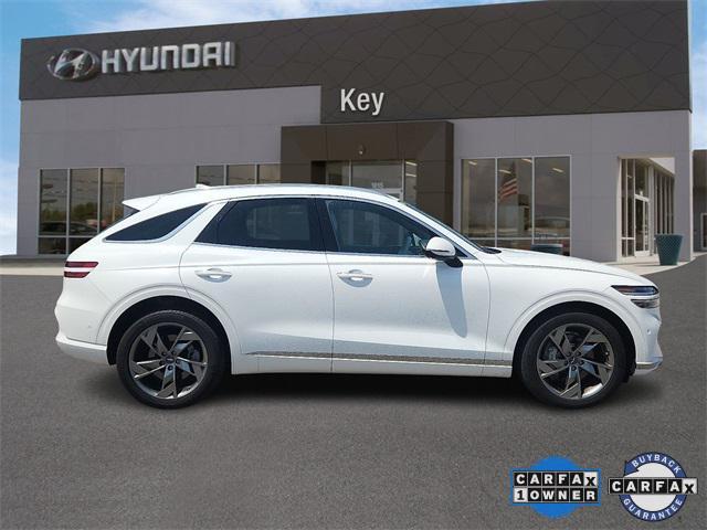 Photo of 2024 Uyuni White Genesis Electrified GV70