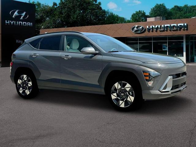 Photo of 2025 Gray Pearl Hyundai KONA