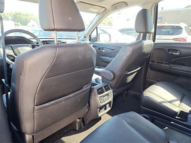 Photo of 2022 Crystal Black Pearl Honda Pilot