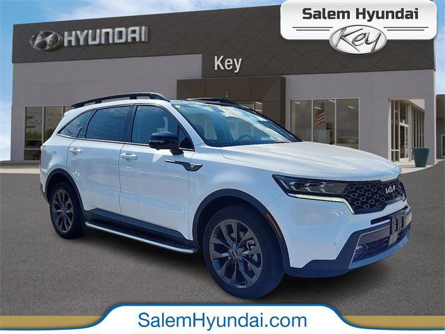 Photo of 2023 Glacial White Pearl Kia Sorento