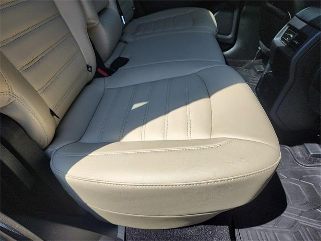 Photo of 2019 Black Metallic Ford Edge