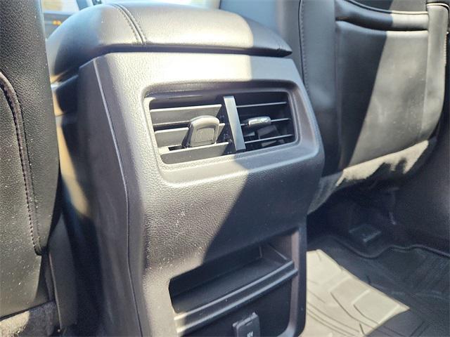 Photo of 2019 Black Metallic Ford Edge