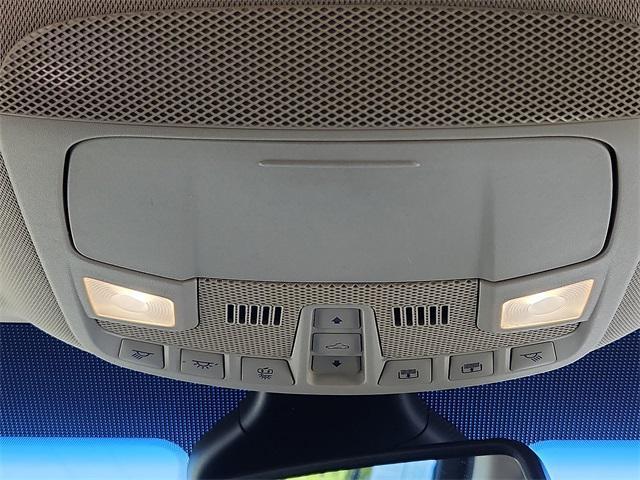 Photo of 2019 Black Metallic Ford Edge