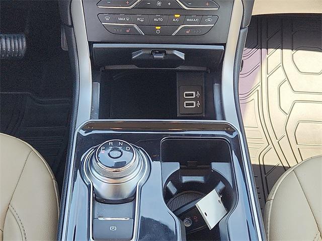 Photo of 2019 Black Metallic Ford Edge