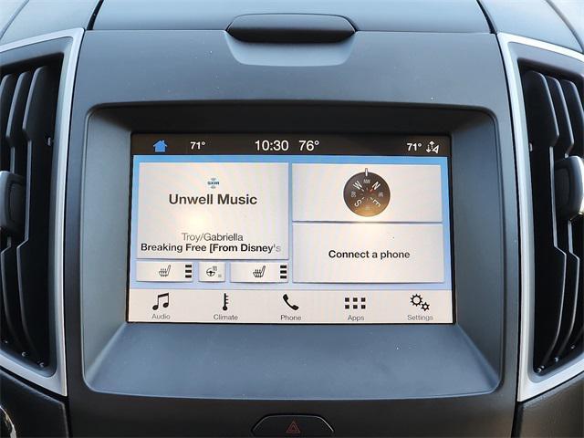 Photo of 2019 Black Metallic Ford Edge