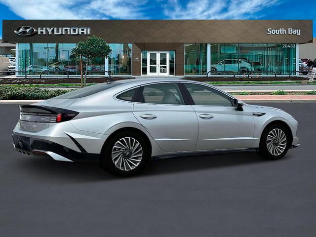 Photo of 2025 Silver Hyundai SONATA Hybrid