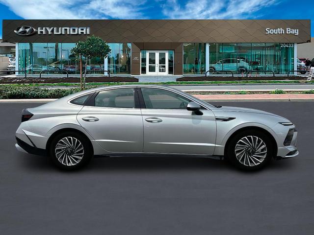 Photo of 2025 Silver Hyundai SONATA Hybrid
