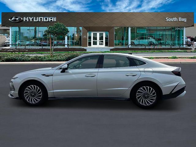 Photo of 2025 Silver Hyundai SONATA Hybrid