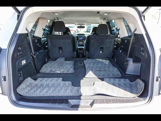 Photo of 2019 Crystal White Pearl Subaru Ascent