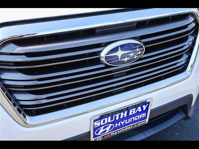 Photo of 2019 Crystal White Pearl Subaru Ascent