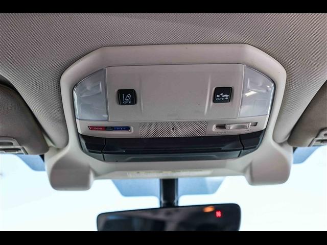 Photo of 2019 Crystal White Pearl Subaru Ascent