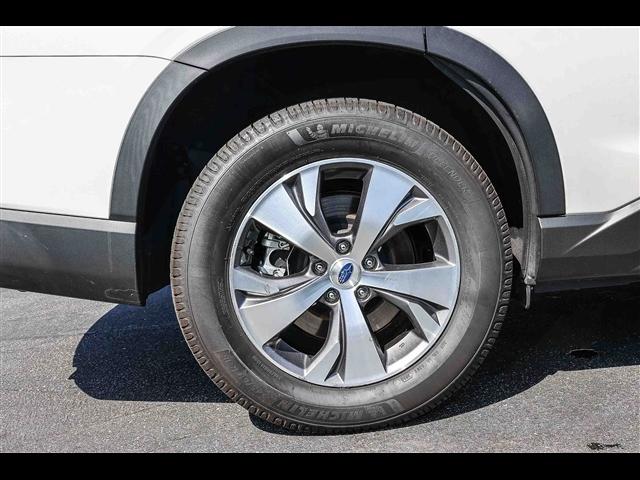 Photo of 2019 Crystal White Pearl Subaru Ascent