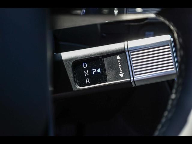 Photo of 2025 Gray Hyundai SANTA FE HEV