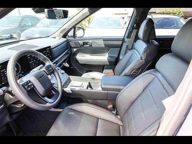 Photo of 2025 Gray Hyundai SANTA FE HEV