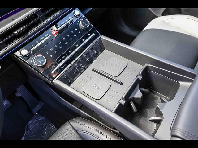Photo of 2025 Gray Hyundai SANTA FE HEV