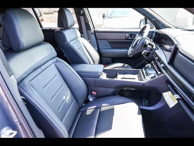 Photo of 2025 Gray Hyundai SANTA FE HEV