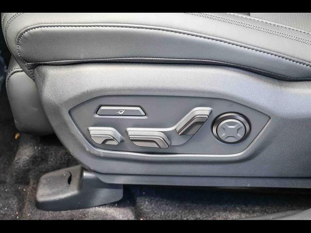 Photo of 2025 Gray Hyundai SANTA FE HEV