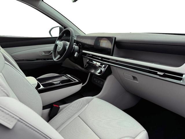 Photo of 2025 Shimmering Silver Hyundai TUCSON Hybrid