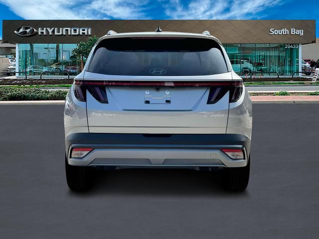 Photo of 2025 Shimmering Silver Hyundai TUCSON Hybrid