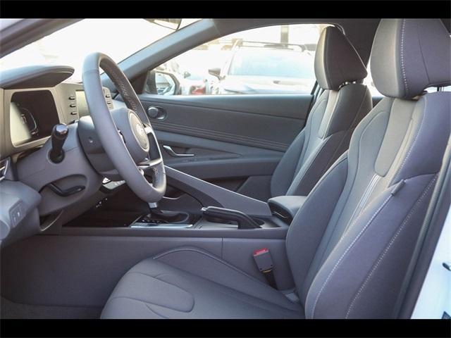 Photo of 2025 Black Hyundai ELANTRA