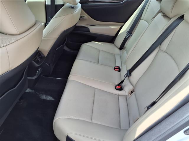 Photo of 2020 Eminent White Pearl Lexus ES 350