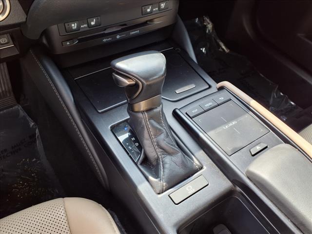 Photo of 2020 Eminent White Pearl Lexus ES 350