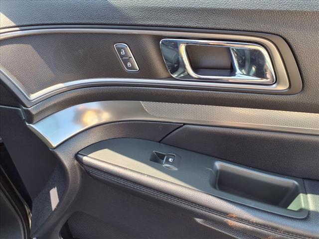 Photo of 2018 Shadow Black Ford Explorer