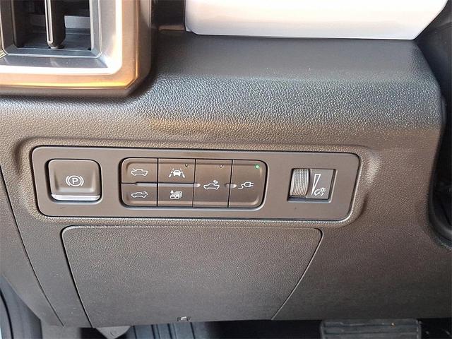 Photo of 2025 Meteorite Metallic (Gray) GMC HUMMER EV Pickup