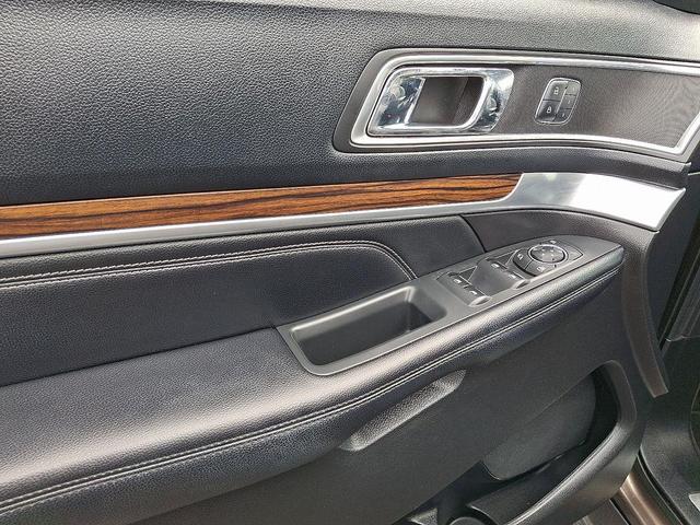 Photo of 2016 Caribou Metallic Ford Explorer