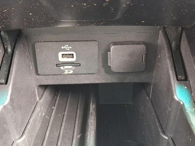 Photo of 2016 Caribou Metallic Ford Explorer