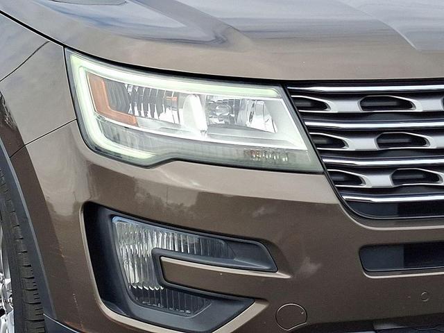 Photo of 2016 Caribou Metallic Ford Explorer