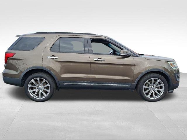 Photo of 2016 Caribou Metallic Ford Explorer