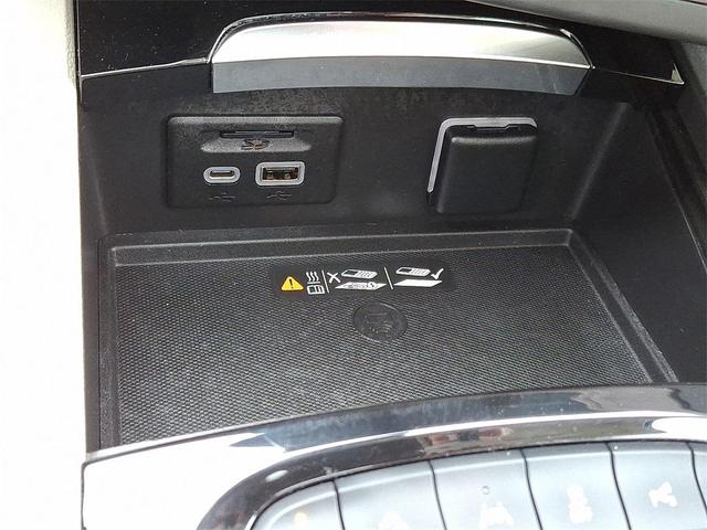 Photo of 2021 Summit White Buick Envision