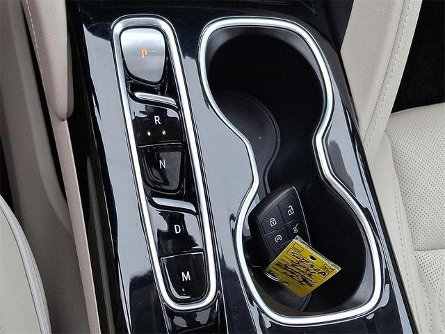 Photo of 2021 Summit White Buick Envision