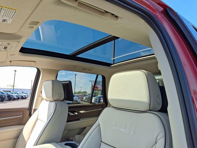 Photo of 2024 Volcanic Red Tintcoat GMC Yukon