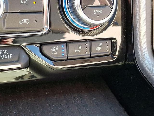 Photo of 2024 Volcanic Red Tintcoat GMC Yukon