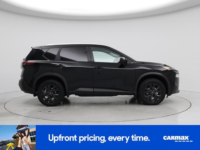 Photo of 2023 Black Nissan Rogue