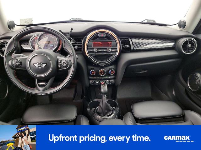 Photo of 2015 Silver MINI Hardtop