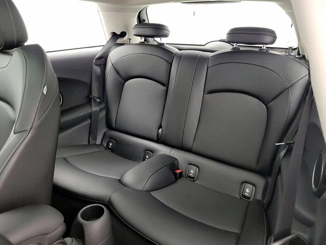 Photo of 2015 Silver MINI Hardtop