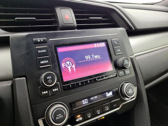 Photo of 2017 White Honda Civic