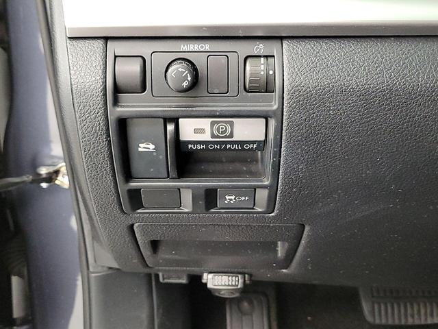 Photo of 2014 Gray Subaru Outback