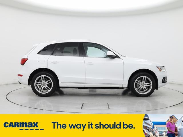 Photo of 2014 White Audi Q5