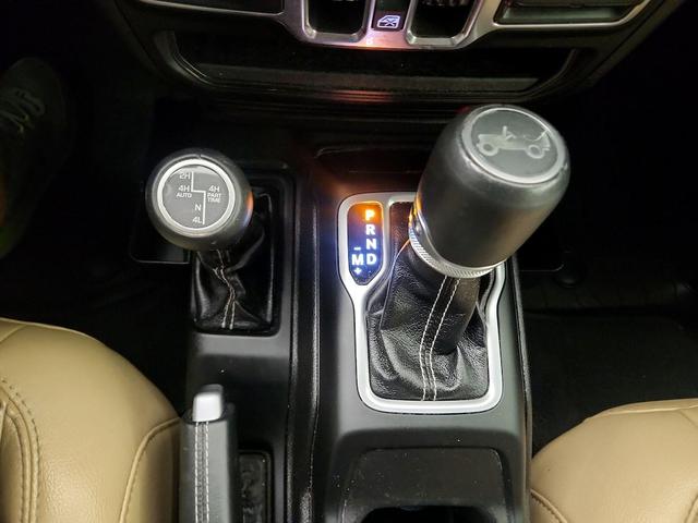 Photo of 2018 Blue Jeep Wrangler