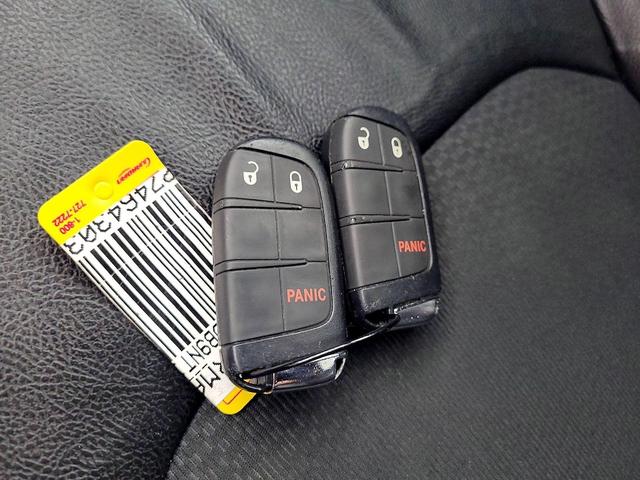 Photo of 2022 Gray Jeep Compass