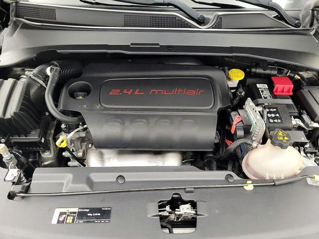 Photo of 2022 Gray Jeep Compass