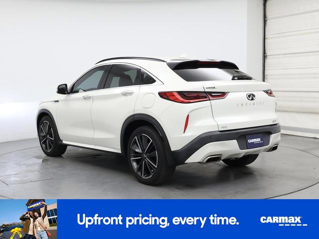 Photo of 2022 White INFINITI QX55