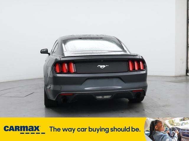 Photo of 2016 Gray Ford Mustang